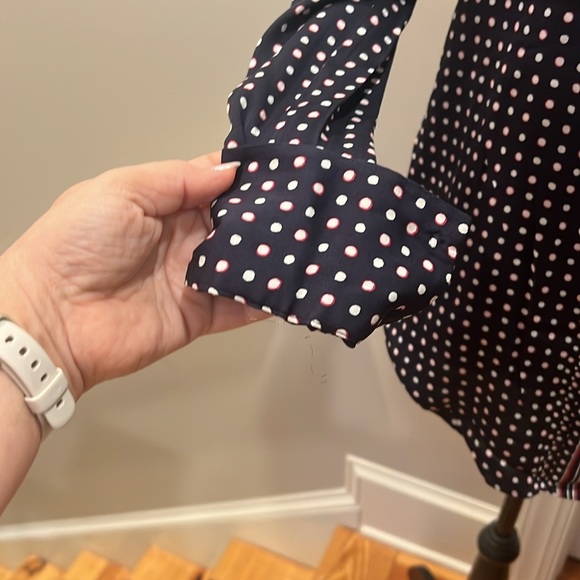 Stretch silk dark navy with double layer cross grain collar. Snap placket - Picture 4 of 9